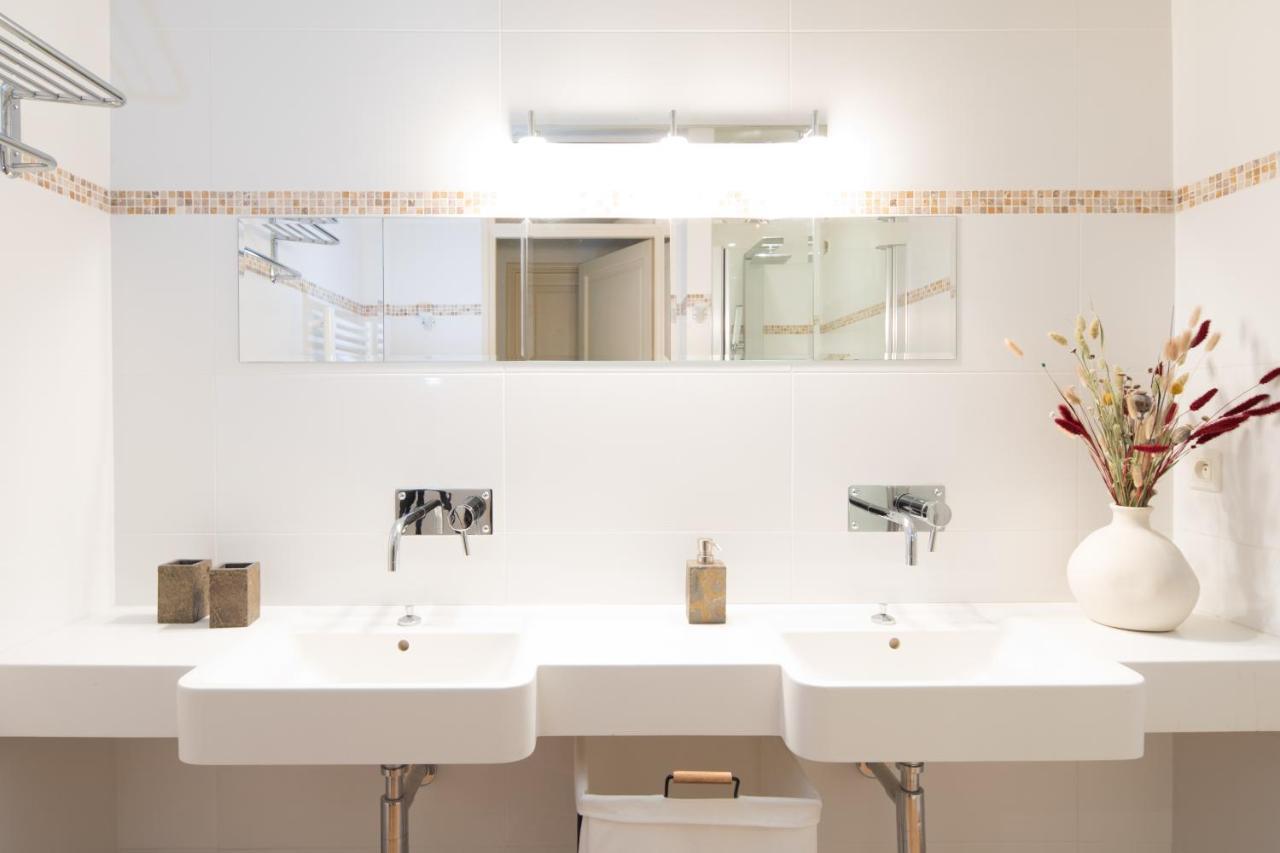 Malansac Manoir Du Vau D Arz Gites Et Chambres D Hotes Avec Piscine מראה חיצוני תמונה